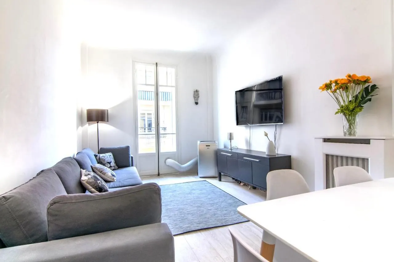 Apartment Residence Estienne D'Orves Nice