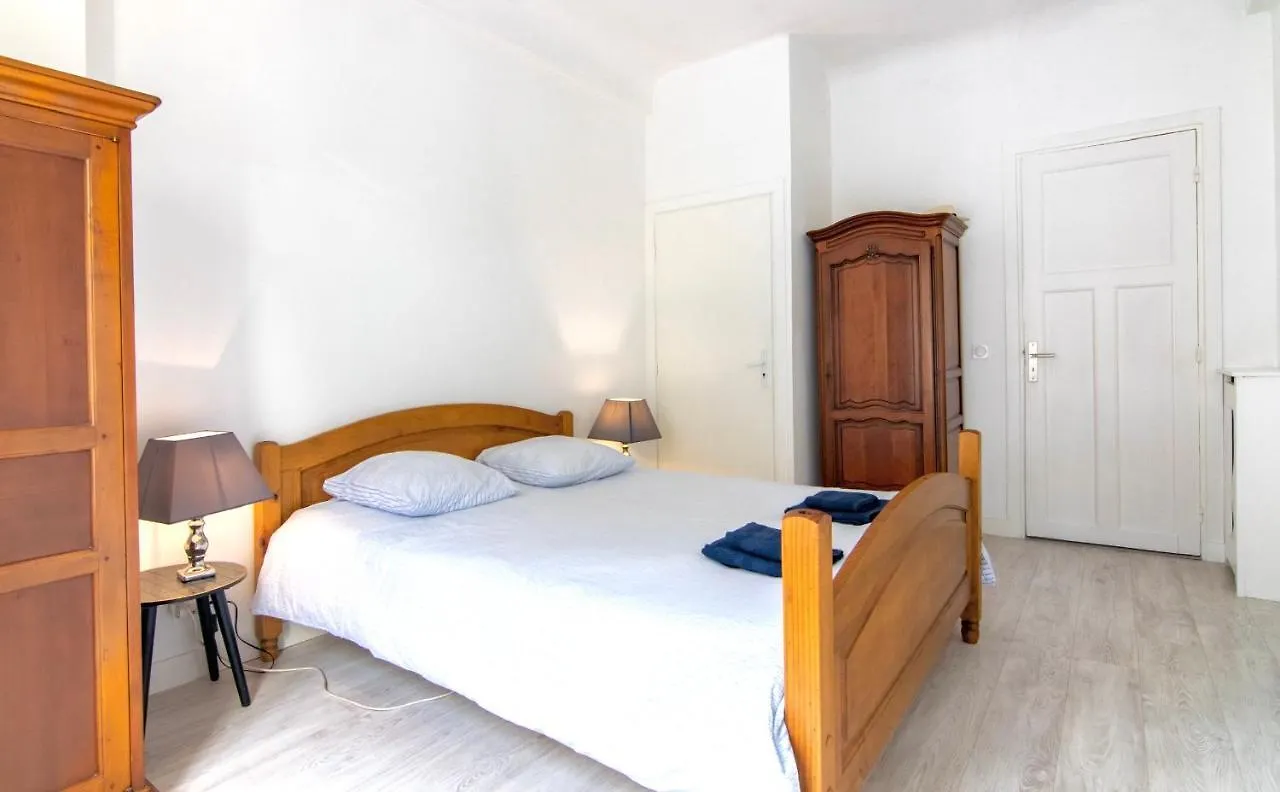 Apartment Residence Estienne D'Orves Nice France